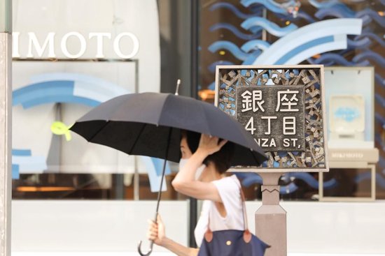 卖越多亏越多？游客前往日本爆买或使得奢侈品牌利润率降低
