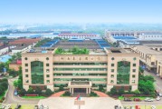 剑南春掉队300亿目标沦为泡影：T9不见乔愚，营收个位数增长，水晶剑遭低价冲击