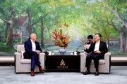 陈吉宁会见丹麦得斯威集团首席执行官延斯·伦德