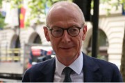 英媒：英议员称，“沙姆解放组织”领导推翻阿萨德政权后，英国可能考虑取消对其禁令