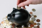 什么因素决定黄金价值？这些因素如何影响市场趋势？