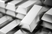 如何分析黄金白银持仓量的变化？这些变化对市场趋势有何预示？