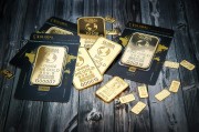 如何通过市场分析进行有效的交易决策？